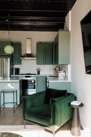 Fridge, microwave, oven, stovetop - Kroger Lofts | Unit A | Rooftop Pool | Lake Views (Charlevoix)