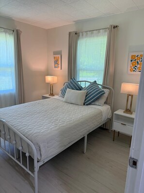 3 chambres, bureau, Wi-Fi gratuit, draps fournis