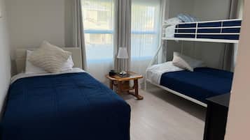 3 chambres, bureau, Wi-Fi gratuit, draps fournis