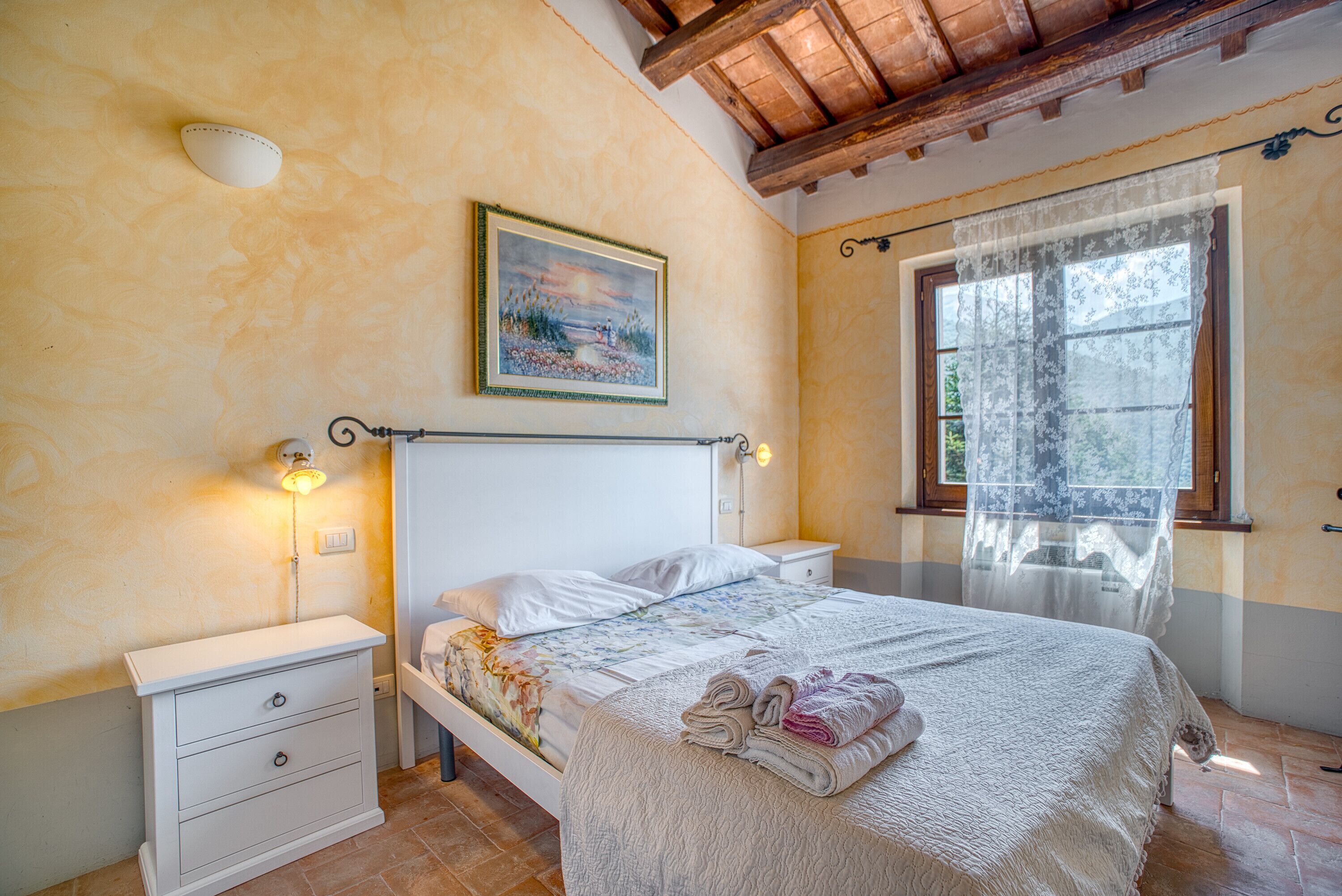 9 bedrooms, free WiFi, bed sheets