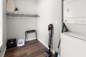 Interior - Mid-Century Connection | Nestled Amid Universities (Sioux Falls)