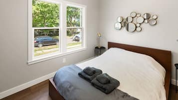 2 makuuhuonetta, silitysrauta/-lauta, Wi-Fi, vuodevaatteet