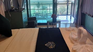 Design Room, Sea View | 6 bedrooms, desk, free WiFi