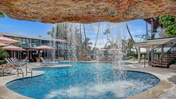 Unclassified image, 1 of 64, button - Cozy Ocean View Condo / Beach Service & Pool /808 (Miami Beach)