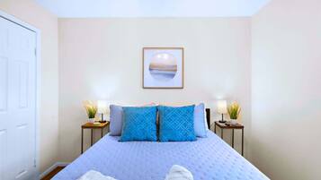 3 soverom, skrivebord, strykejern/-brett og wi-fi