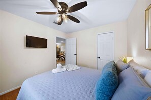 3 bedrooms, iron/ironing board, WiFi, bed sheets
