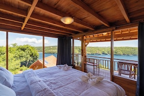 Deluxe-sviitti, valtamerinäköala | Kannettavalle tietokoneelle sopiva työtila, äänieristys