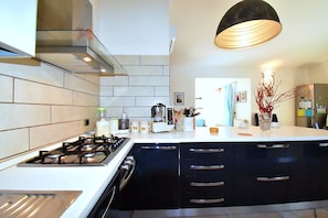 Kühlschrank, Mikrowelle, Ofen, Toaster