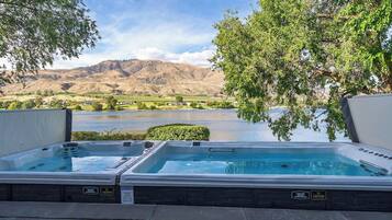 Bañera de hidromasaje al aire libre