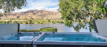 Juniper Hill Columbia River w/Hot Tub & Swim Spa