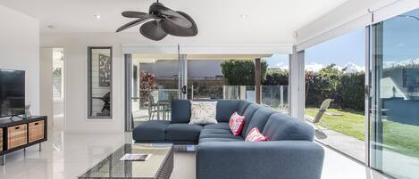 Luxury House, Garden View | Living area | 55-inch Smart TV with digital channels, Netflix, streaming services