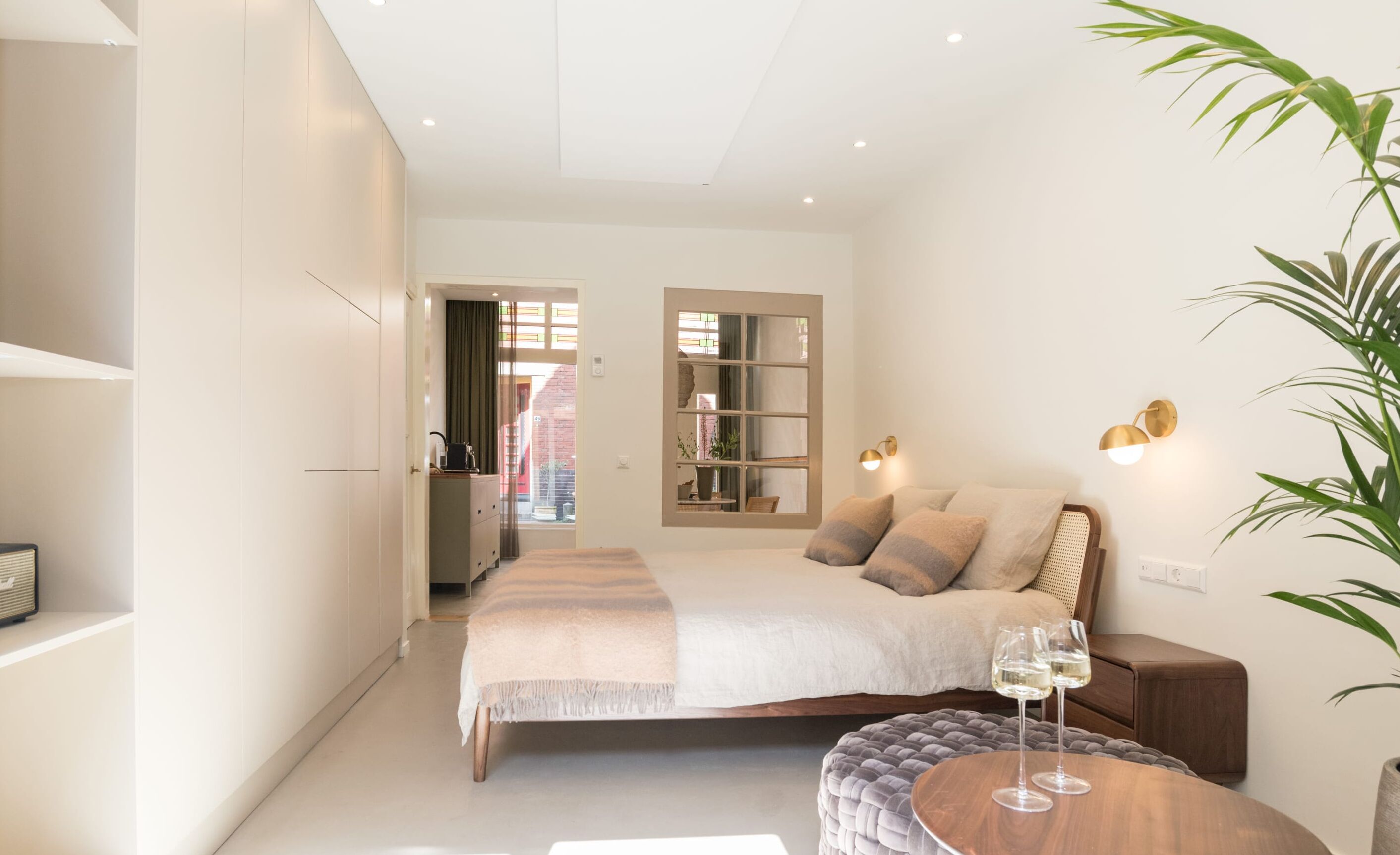 1 camera, Wi-Fi, lenzuola