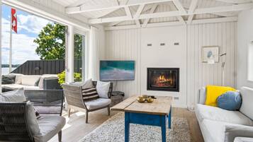 Télévision, cheminée