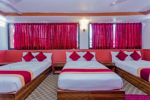 Desk, free WiFi - Hotel Aakansh (Sainbu)