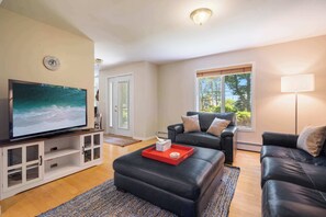 TV, fireplace, offices - Ocean View Retreat | Dog-Friendly | Steps to Ocean (Rye)