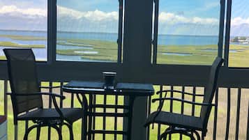 تناول الطعام