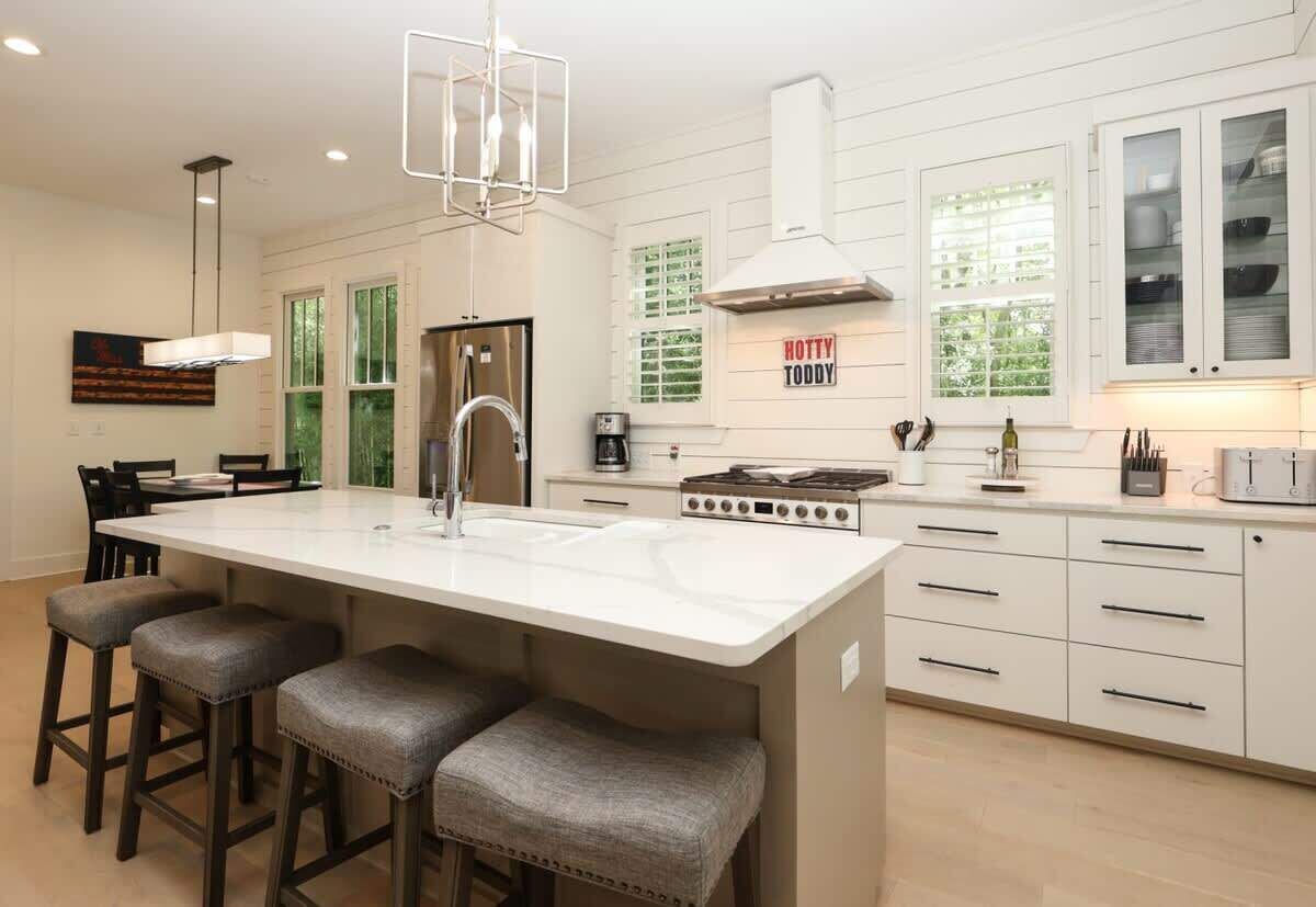 雪櫃、微波爐、焗爐、爐具