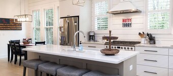 Pride of Price Street by Apex Short Term Stays