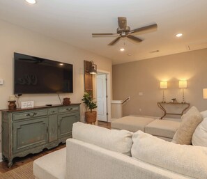 TV, offices - 'Sip and Stay | Best Playoff Weekend Rate (Oxford)