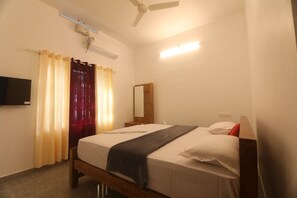3 slaapkamers, een strijkplank/strijkijzer, wifi, beddengoed
