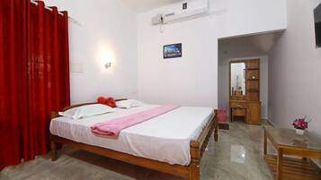 3 slaapkamers, een strijkplank/strijkijzer, wifi, beddengoed