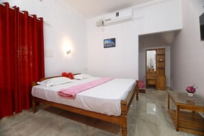 3 slaapkamers, een strijkplank/strijkijzer, wifi, beddengoed