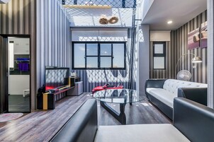 Triple Room, Bathtub | Individually decorated, individually furnished, free WiFi, bed sheets