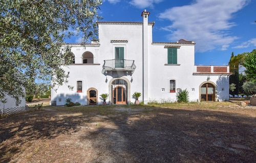 4 bedroom cozy home in Lucera