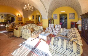Interior - 4 bedroom cozy home in Lucera (Lucera)