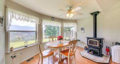 Moyie Springs Home w/ Views, Near Kootenay River!