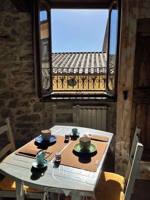 Dining - Sottobacco - unique and charming apartment  (San Polo dei Cavalieri)