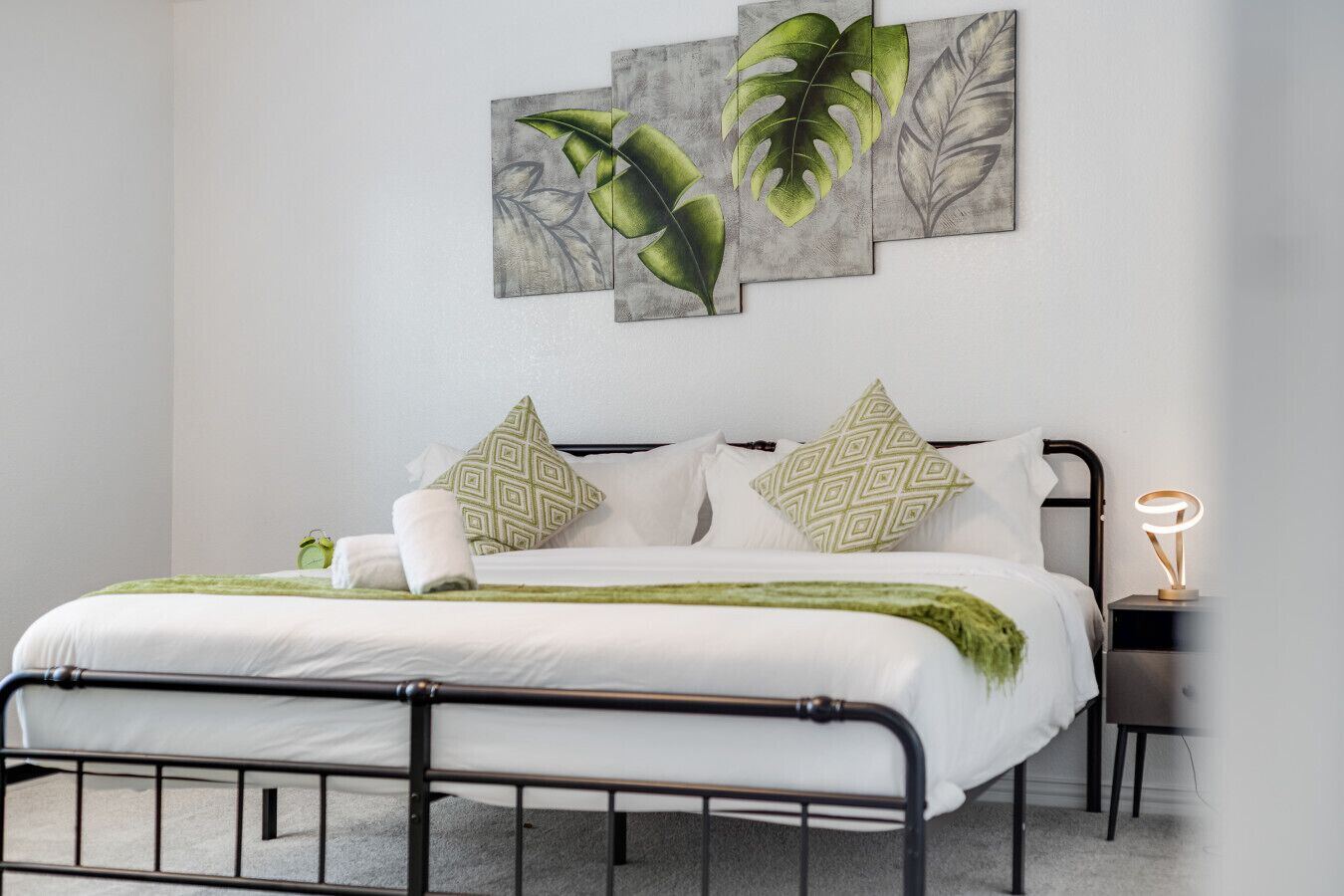 3 habitaciones, escritorio, tabla de planchar con plancha y wifi gratis 