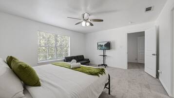 3 habitaciones, escritorio, tabla de planchar con plancha y wifi gratis