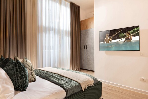 2 Schlafzimmer, Schreibtisch, Bügeleisen/Bügelbrett, WLAN