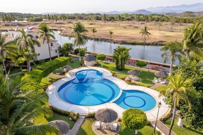 Pool - Luxury Condo Overlooking Marina in Ixtapa (Ixtapa)