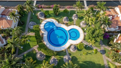 Luxury Condo Overlooking Marina in Ixtapa