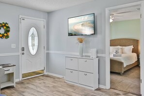 3 chambres, fer et planche à repasser, Wi-Fi gratuit, draps fournis