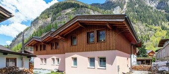 Terraced house with private terrace