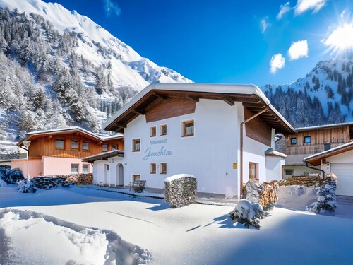 Spacious group house with lots of privacy