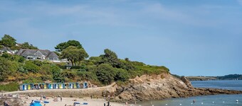 Spacious House nr Castle Beach, Parking & Sauna