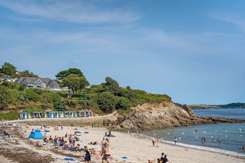 Spacious House nr Castle Beach, Parking & Sauna
