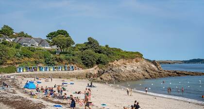 Spacious House nr Castle Beach, Parking & Sauna