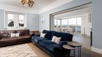 TV, fireplace, stereo, offices