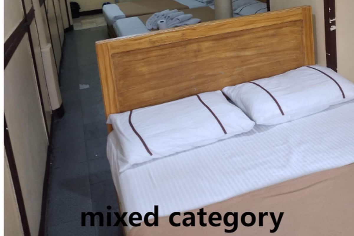 Economy Shared Dormitory, Mixed Dorm | Laptop workspace, free WiFi, bed sheets