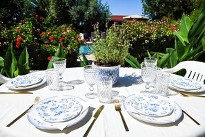 Utendørsservering