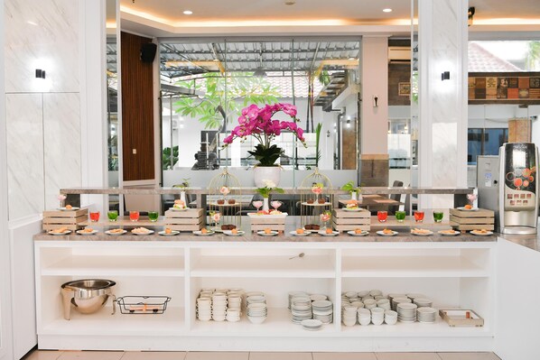 Restaurant - Front One HK Resort Semarang (Semarang)