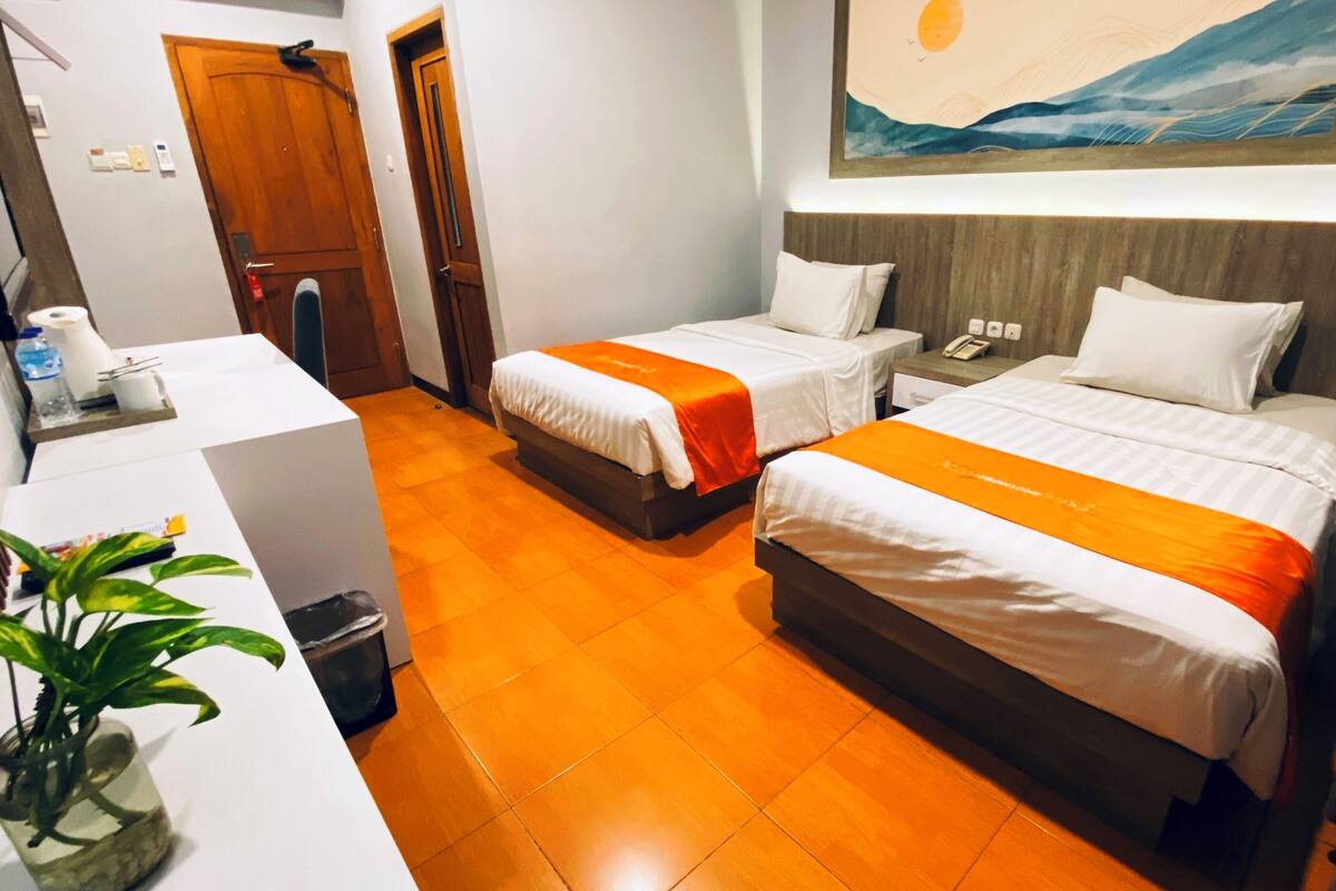 Superior Twin Room, City View | Desk, WiFi (free), individually decorated, individually furnished