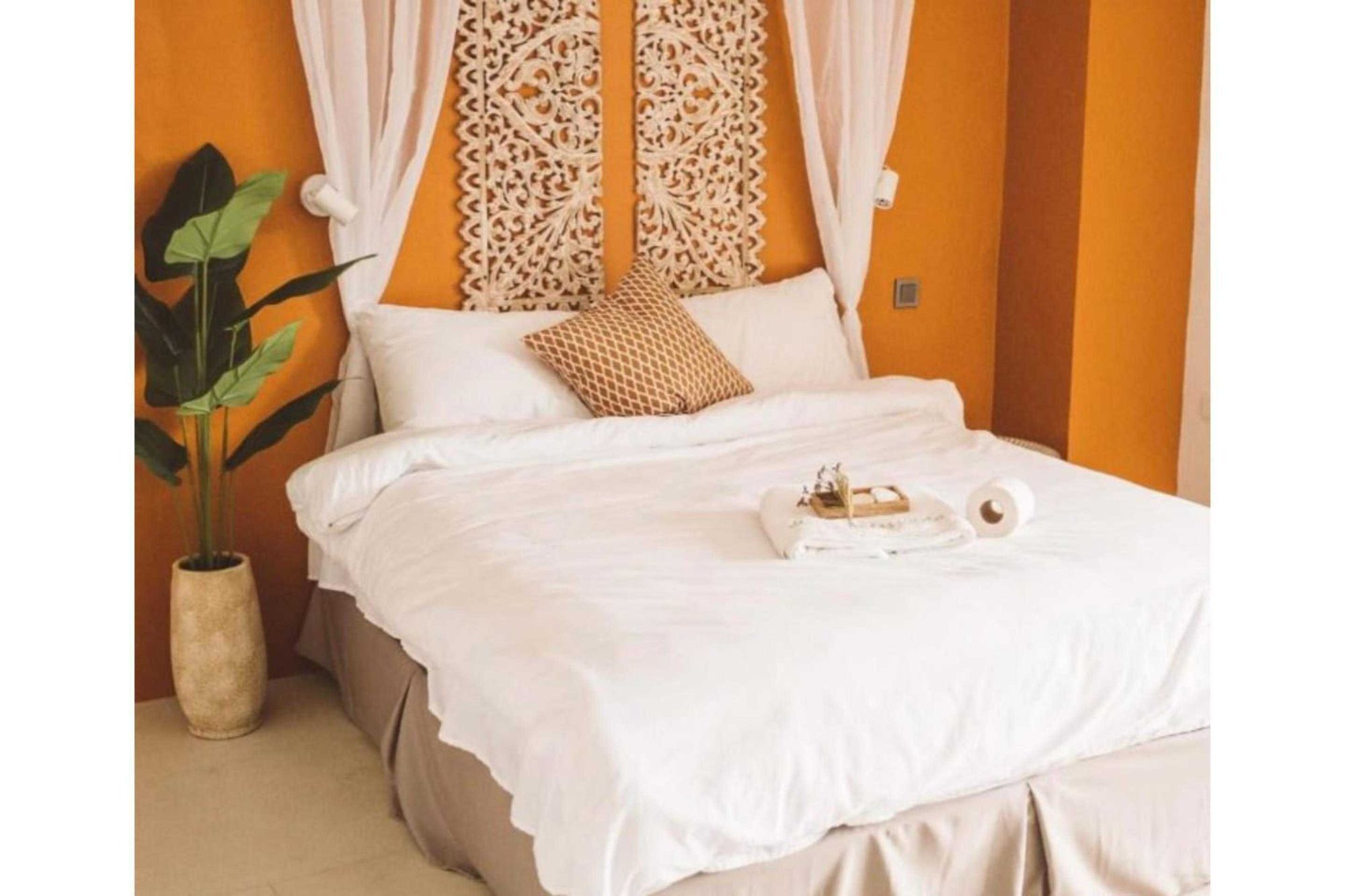 Standard Double Room | Desk, laptop workspace, WiFi (free), bed sheets