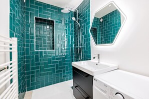 Hårføner og håndklær