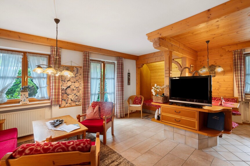 Ferienwohnung 'Enzian Nr 2' Mit Bergblick, Privater Terrasse Und Wlan - Mittenwald